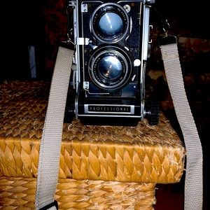 Vintage Mamaiya Professional Camera